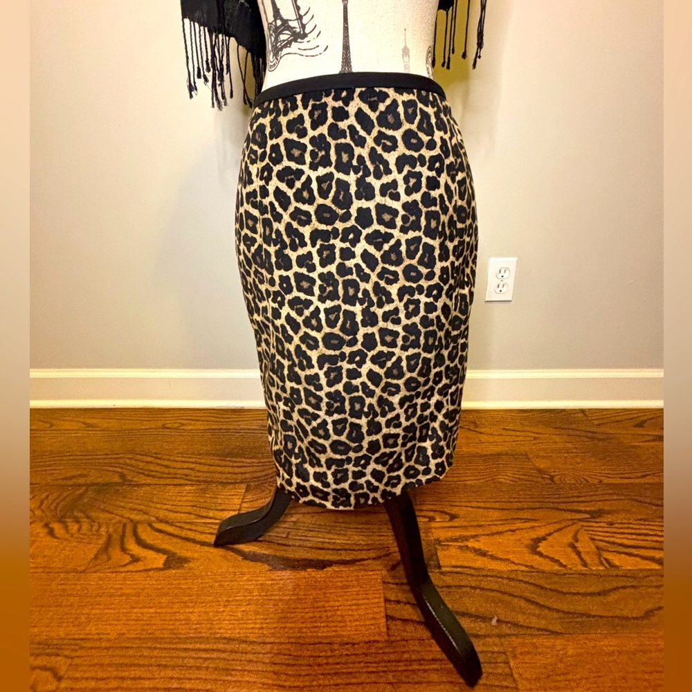 Liz Claiborne Career Petite A-line animal print skirt. Size 4.